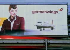 Spiegel Online со ссылкой на пассажиров сообщает, что многие рейсы компании Germanwings отменены, хотя готовые к отправлению самолеты стоят у выходов на посадку