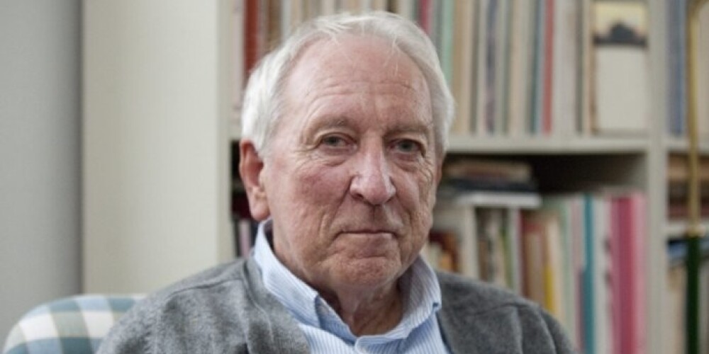 83 gadu vecumā miris slavenais zviedru dzejnieks Tomass Transtremers