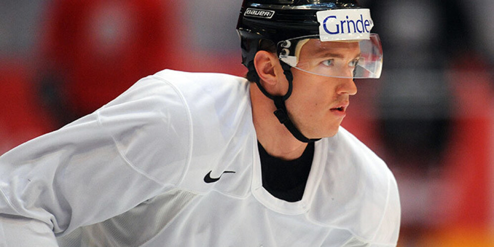 Latvijas hokeja izlasei Prāgā būs jāiztiek bez Jura Štāla palīdzības.