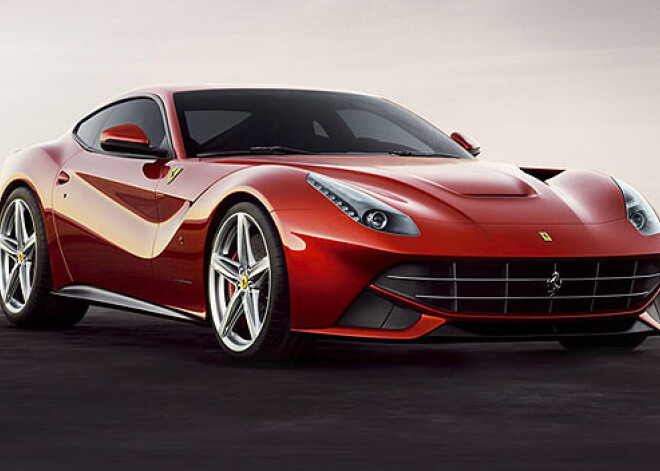 Pērn kā dārgākais jaunais auto Latvijā reģistrēts "Ferrari F12 Berlinetta". FOTO