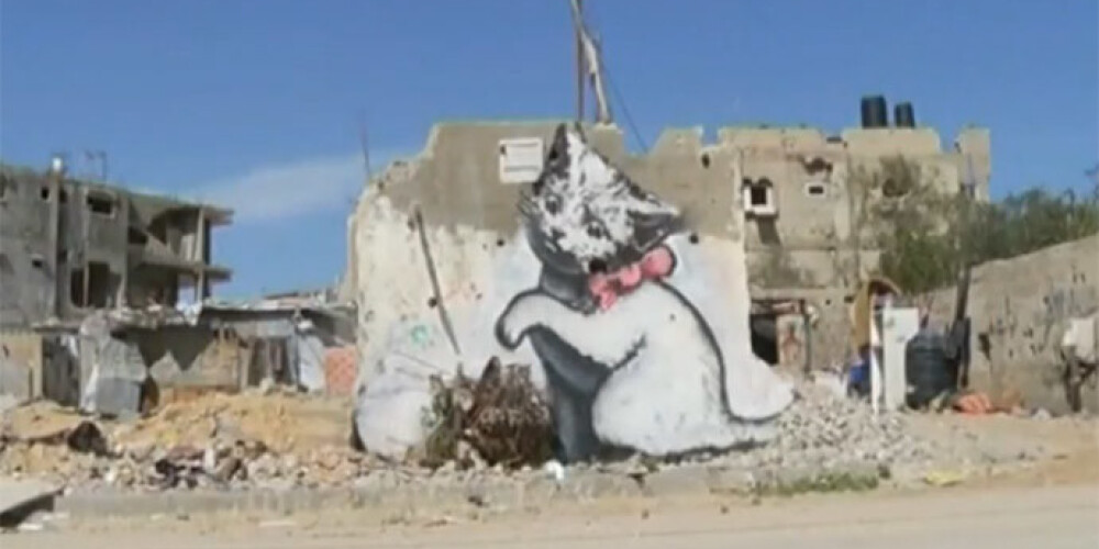 Benksijs februārī devās uz kara izpostīto Gazu un izveidoja tur vairākus grafiti.