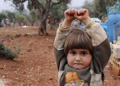 Дети войны: фото сирийской девочки потрясло мир
