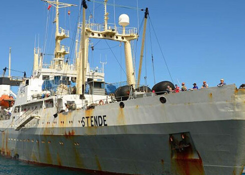 Joprojām nav atrasts viens no trim Latvijas zvejniekiem uz Krievijā nogrimušā kuģa. FOTO