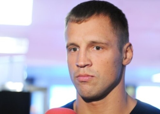 Mairis Briedis parakstījis līgumu ar organizāciju "Main Events". VIDEO