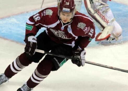 Visi trīs vārti tika gūti pirmajā trešdaļā, Latvijas izlases rindās izceļoties jaunajam uzbrucējam - Rīgas "Dinamo" spēlētājam Rodrigo Ābolam. Viņš arī atzīts par labāko spēlētāju Latvijas izlases rindās.