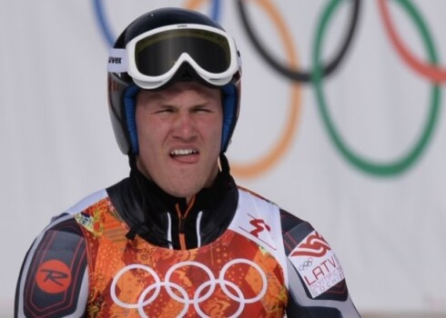 Kalnu slēpotājs Zvejnieks pirmoreiz karjerā izslēpojis no desmit FIS punktiem