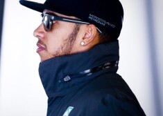 Hamiltons uzvar arī Ķīnas "Grand Prix" kvalifikācijā