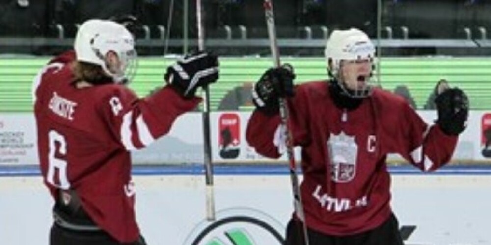 Latvijas U-18 hokejisti pasaules čempionātā zaudē arī Čehijas puišiem