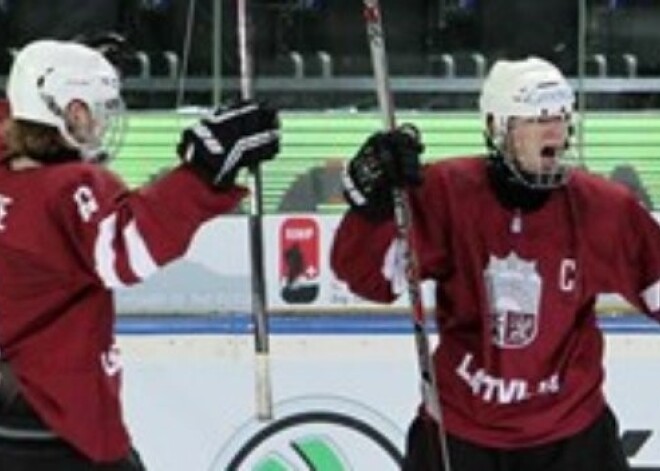 Latvijas U-18 hokejisti pasaules čempionātā zaudē arī Čehijas puišiem