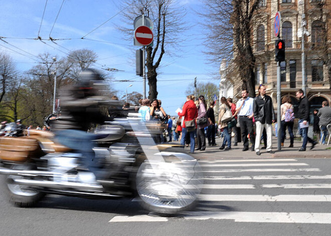 Ierobežos satiksmi motobraucēju parādes laikā