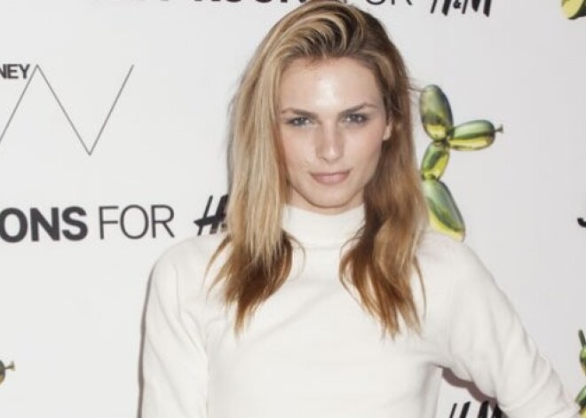 Модель-трансгендер Андреа Пежич стала лицом косметической марки