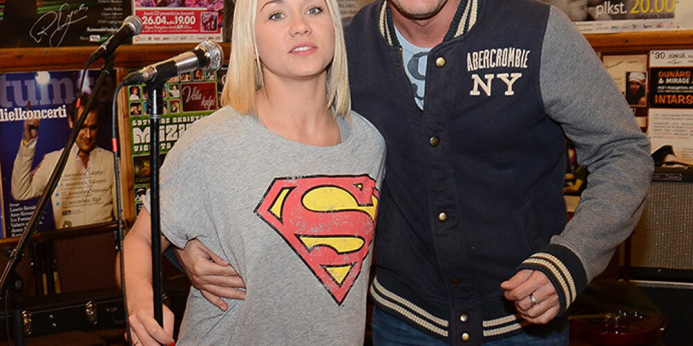 Aija Andrejeva un Lauris Reiniks lielkoncertā dueta izpildīs abu kopīgi iedziedāto dziesmu „Pasakā”.