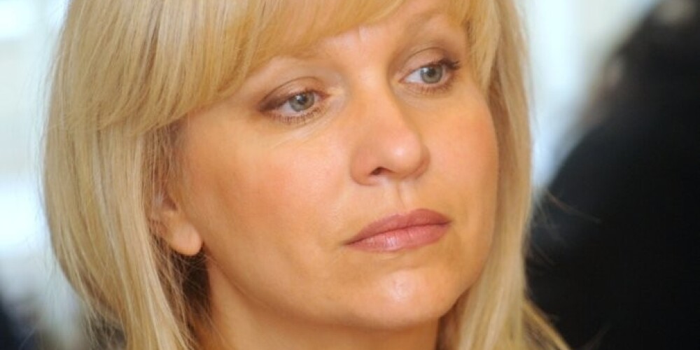 Deputāte Regīna Ločmele-Luņova, iespējams, saistīta ar 3 miljonu atmazgāšanu