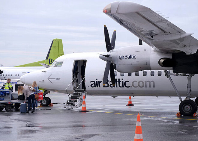 Rīgas dome sadarbībā ar "airBaltic" personām ar invaliditāti nodrošinās atlaides aviobiļetēm