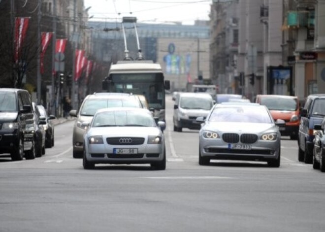 No 2018.gada jaunie auto būs jāaprīko ar automātisku avārijas zvanu sistēmu