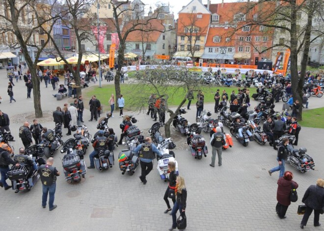 1.maijā Vecrīgā Harley Owners Group (HOG) Riga Chapter Latvia motoklubs atzīmēja 10.dzimšanas dienu, organizējot svinības Līvu laukumā paši sev, rīdziniekiem un pilsētas viesiem.