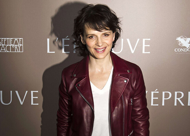 Franču aktrise Žiljeta Binoša tēlos rakstnieci Pērlu Baku