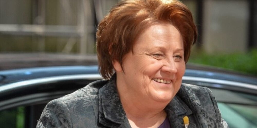 Зарплаты и пенсии не будут уменьшены, как и расходы на образование, медицину, оборону и безопасность, заверила премьер