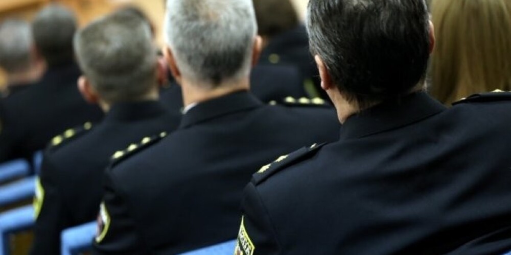 Муниципальная полиция Риги потратила на одежду 66 000 евро