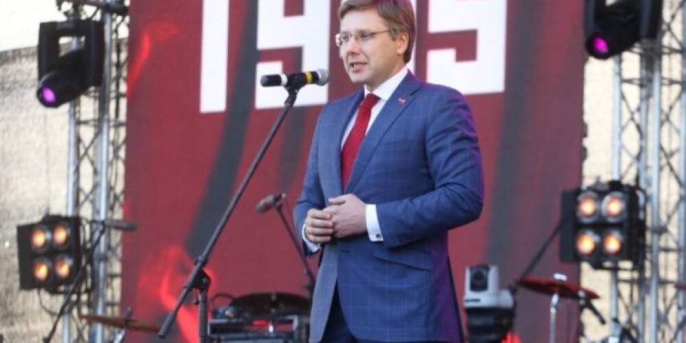 Организаторы мероприятия не обеспечили перевод речи Ушакова на госязык, поэтому им может грозить штраф