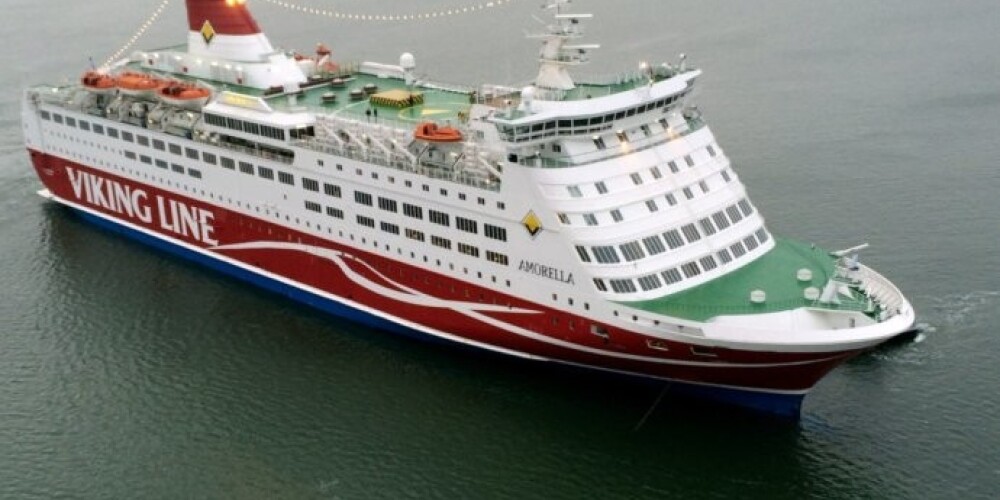 Somija izmeklē "Viking Line" prāmja braucienu jūrā ar paceltu vizieri