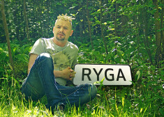 Mārcis Judzis turpina pārsteigt. Grupas "RYGA" jaunajā dziesmā piedalās amerikāņu dziedātājs. VIDEO