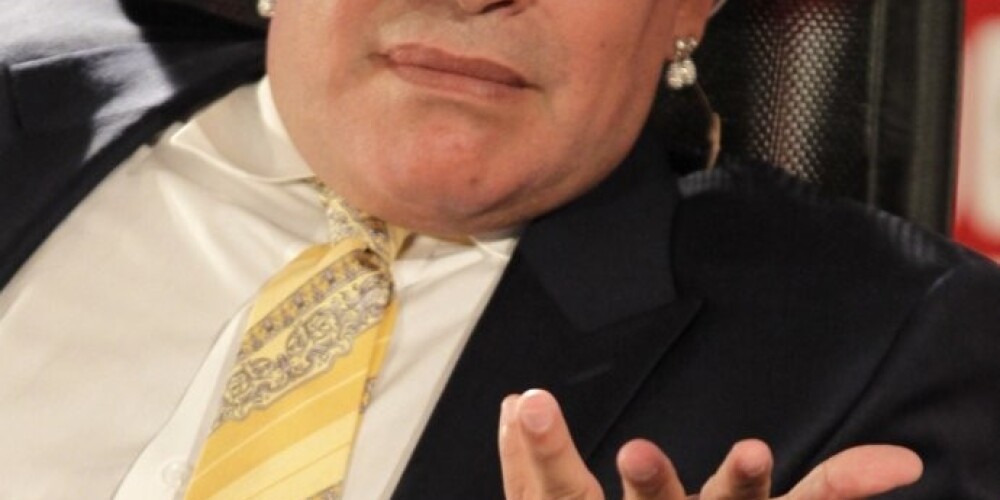 В начале мая Марадона заявил о том, что в ФИФА царит анархия, виновником которой является действующий президент организации