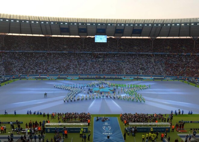 Aizraujošā Čempionu līgas finālā uzvaru svin "Barcelona"