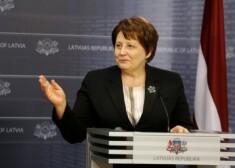 Премьер считает, что предприятия Даугавпилса больше пострадали не из-за экономических санкций против России, а из-за обесценивания рубля