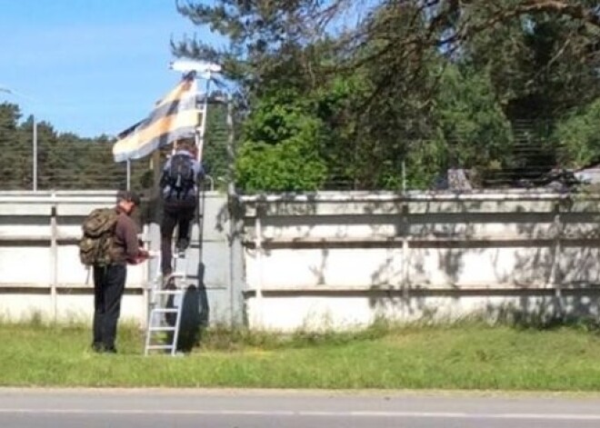 Акция нацболов на военной базе в Адажи: задержаны двое россиян. ФОТО