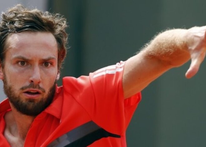 Gulbis Hallē zaudē leģendārajam Federeram