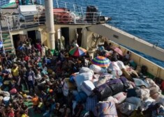 Планируется, что в следующие два года страны ЕС примут 40 тыс. беженцев из Сирии и Эритреи, которые находятся в Италии и Греции.