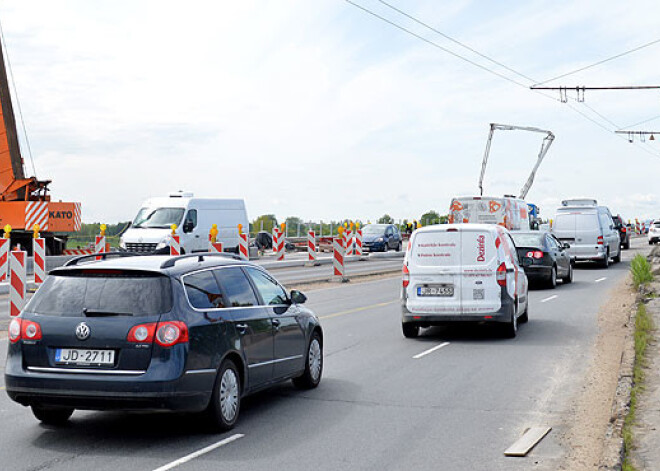 Ierobežos transportlīdzekļu satiksmi uz Salu tilta