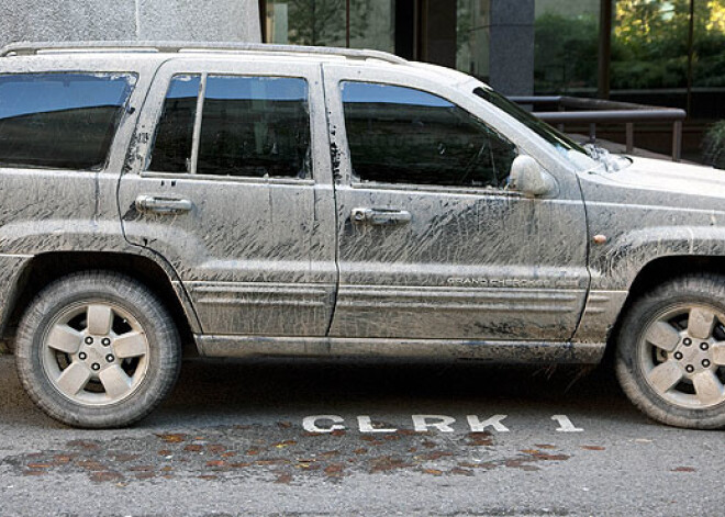 Vai ar dubļainu auto drīkst braukt pa Rīgu?