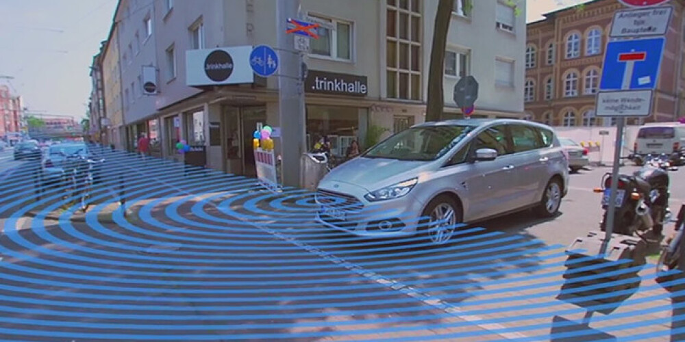 Jauna video tehnoloģija, kas palīdzēs autovadītājiem redzēt aiz stūriem. VIDEO