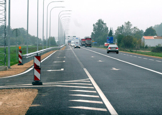 Uz autoceļa Rīga–Sigulda jau traucas lielā ātrumā – vai top vēl viens "melnais punkts"?