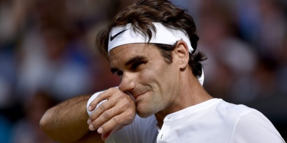 Tenisa leģenda Federers pārliecinoši sasniedz jau savu desmito Vimbldonas finālu