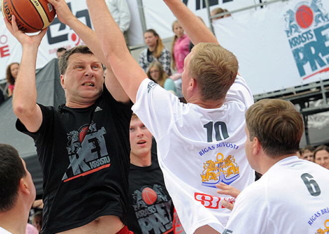 Prezidenta amatā Vējonis turpinās spēlēt basketbolu un fanot par "Prāta vētru"