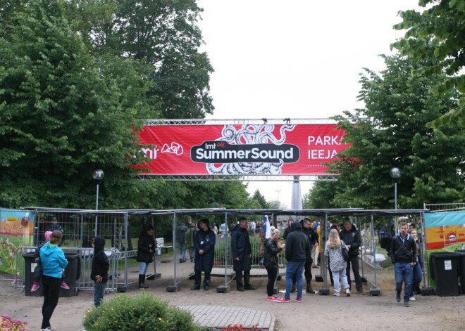 Festivāla "LMT Summer Sound" pirmās dienas apmeklētāji