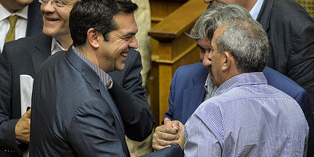 Grieķijas parlaments pārliecinoši atbalsta reformu plānu