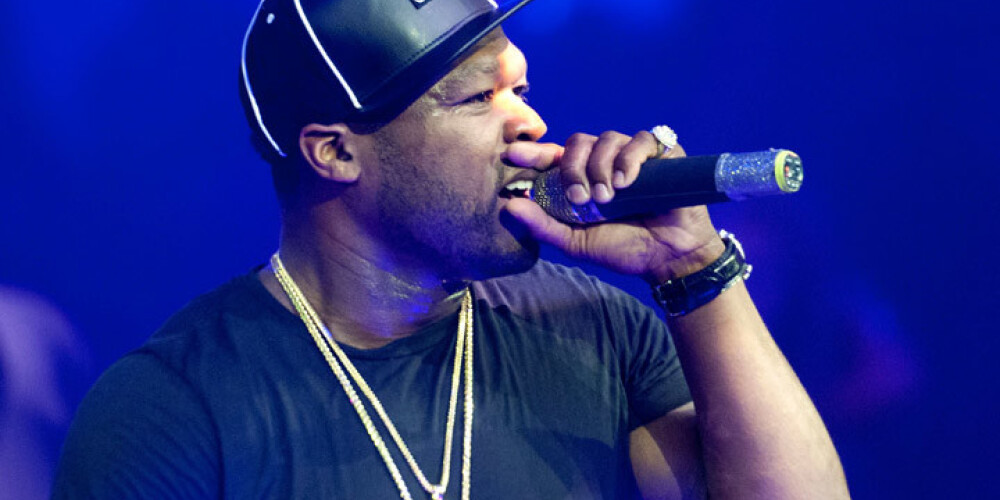 Reperis "50 Cent", kuram tiesa piespriedusi izmaksāt piecu miljonu ASV dolāru kompensāciju cietušajai par seksa video nopludināšanu internetā.