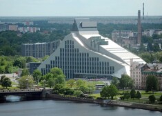 Газета Latvijas avīze пишет, что латышская интеллигенция тоже не довольна выбором ЛНБ