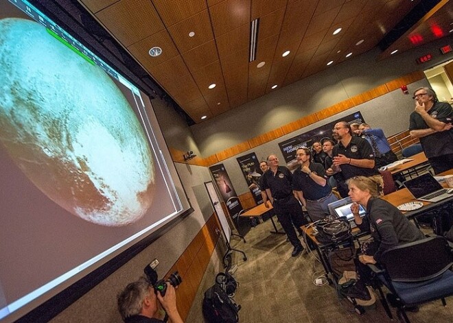 Спутник New Horizons «позвонил домой» с Плутона. ВИДЕО