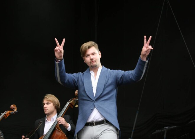 2015. gada 18. jūlijā čellu grupa „DaGamba” uzstājās uz festivāla „Positivus” lielās skatuves.
