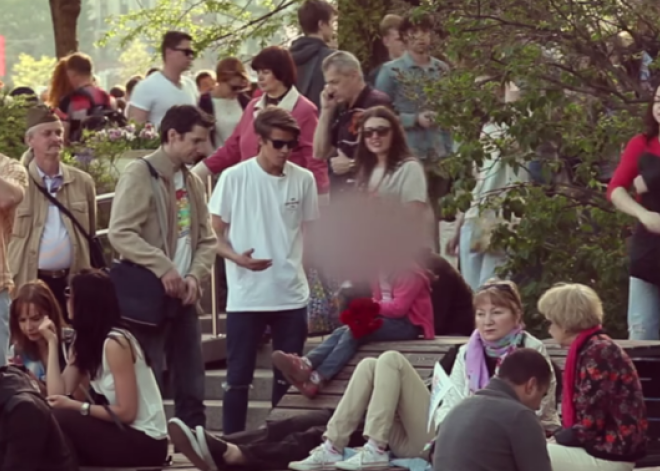 На что готовы девушки ради легких денег? ВИДЕО