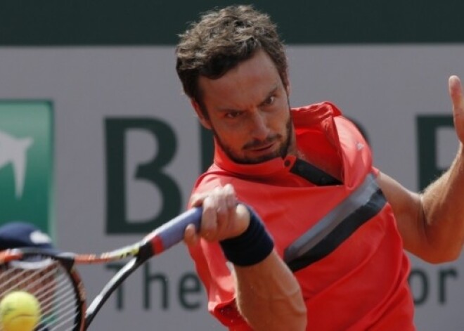 Ernests Gulbis Zviedrijā pārliecinoši sakauj Marselu Ilhanu