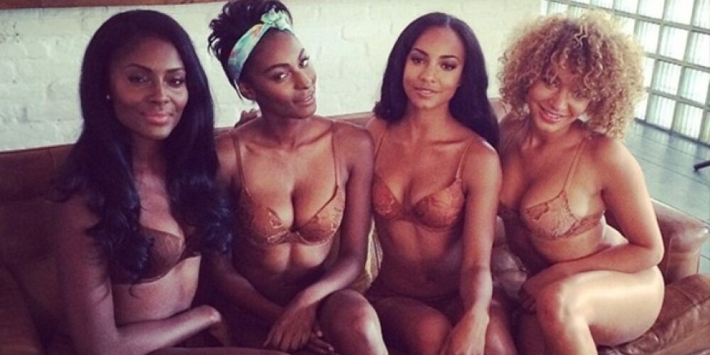 Первыми на проблему обратили внимание, конечно же, те, кто сами с ней столкнулись, — женщины, чей цвет кожи отличается от «канонического» телесного