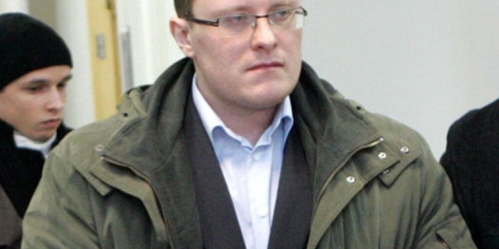 ЕСПЧ отклонил жалобу Зыкова, указав, что у него были возможности использовать в данном случае другие механизмы защиты своих прав