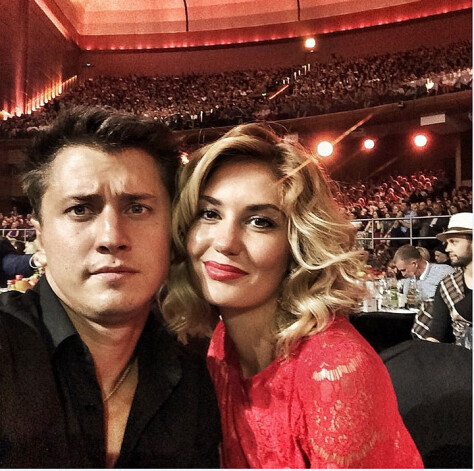 «Я не вижу смысла в ревности, не понимаю, зачем она нужна. Если ты веришь человеку, то веришь абсолютно, на все 100%», — признается Агата Муцениеце