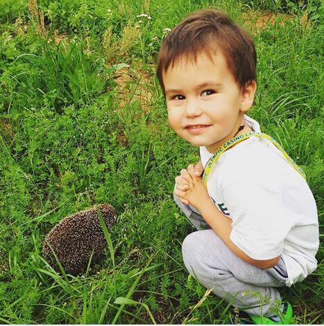 «Хотим, чтобы наш сын был окружен позитивом», — говорят родители Тимофея